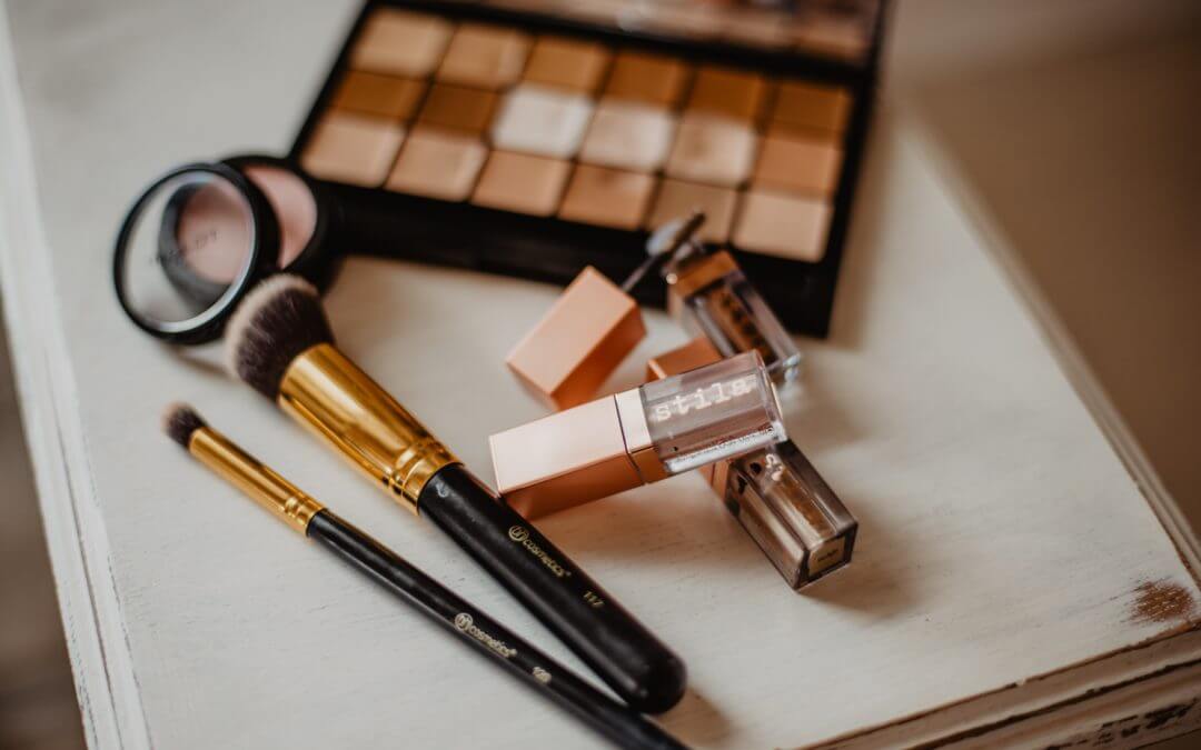 how long does eyeshadow last