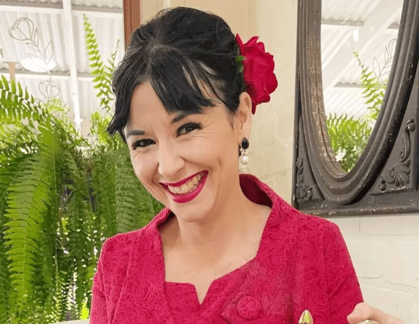 beehive hairstyle with middle partition