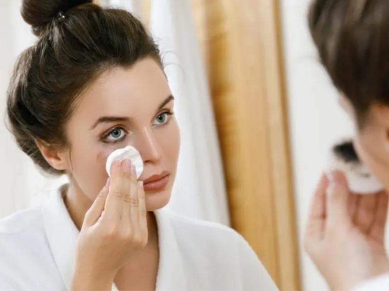 How to Remove Concealer