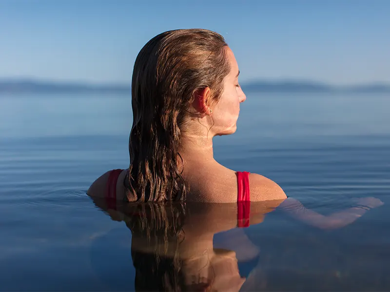 How To Use Waterproof Body Concealer For Swimming? 3 Easy Steps