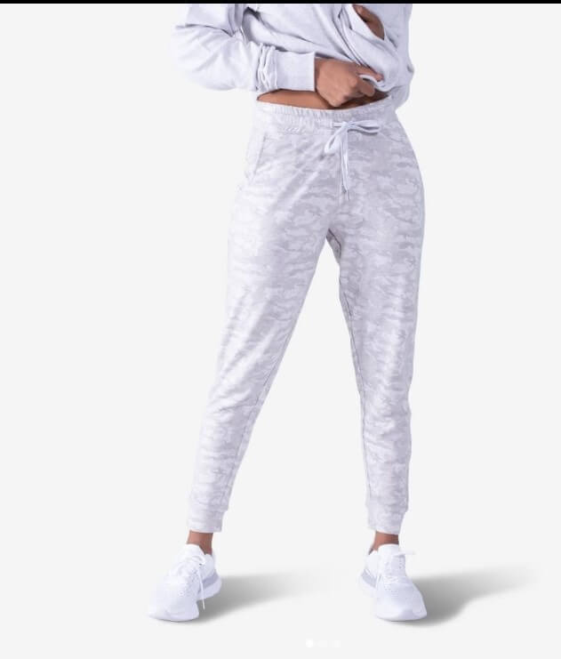 womens joggers outfit ideas