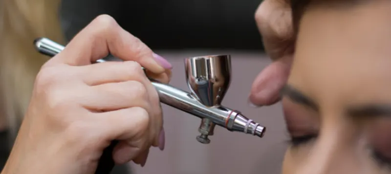 Airbrushes makeup