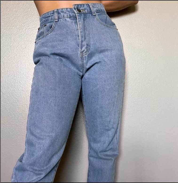 Are mom jeans unflattering