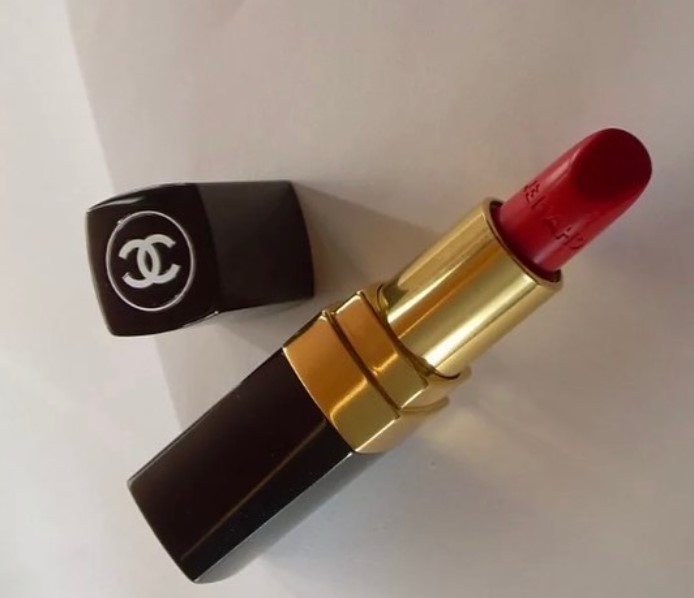luxury maroon lipstick shades
