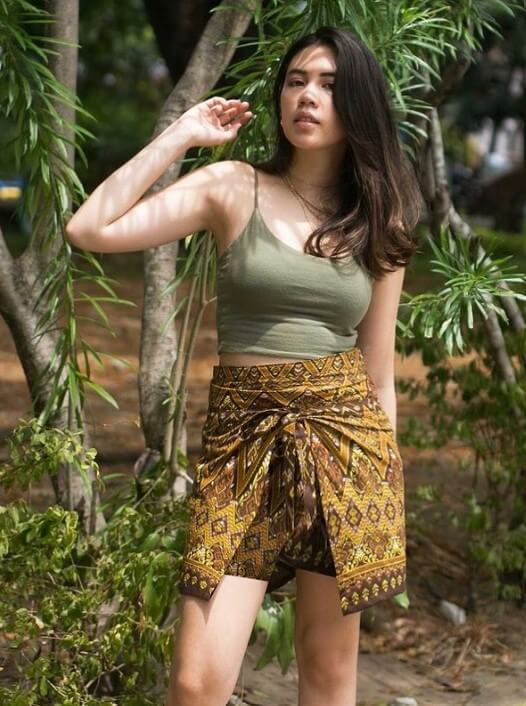 how to tie a short sarong skirt