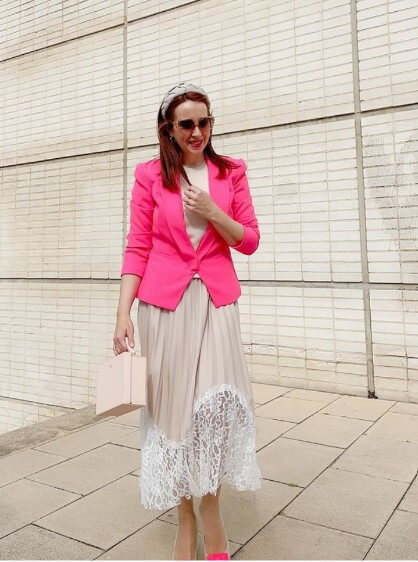 top and lace skirt outfit idea 2022