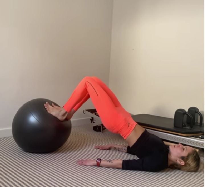 how to get an hourglass figure in a week