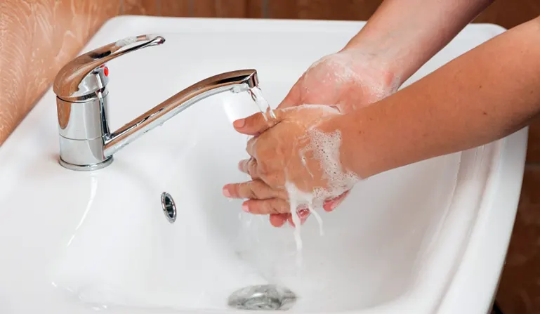 properly clean the skin before applying henna