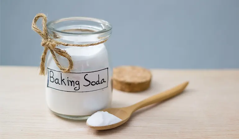 Baking soda for temporary hair dye removal