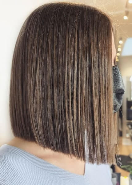 Straight Lob Hairstyle for Overweight Women