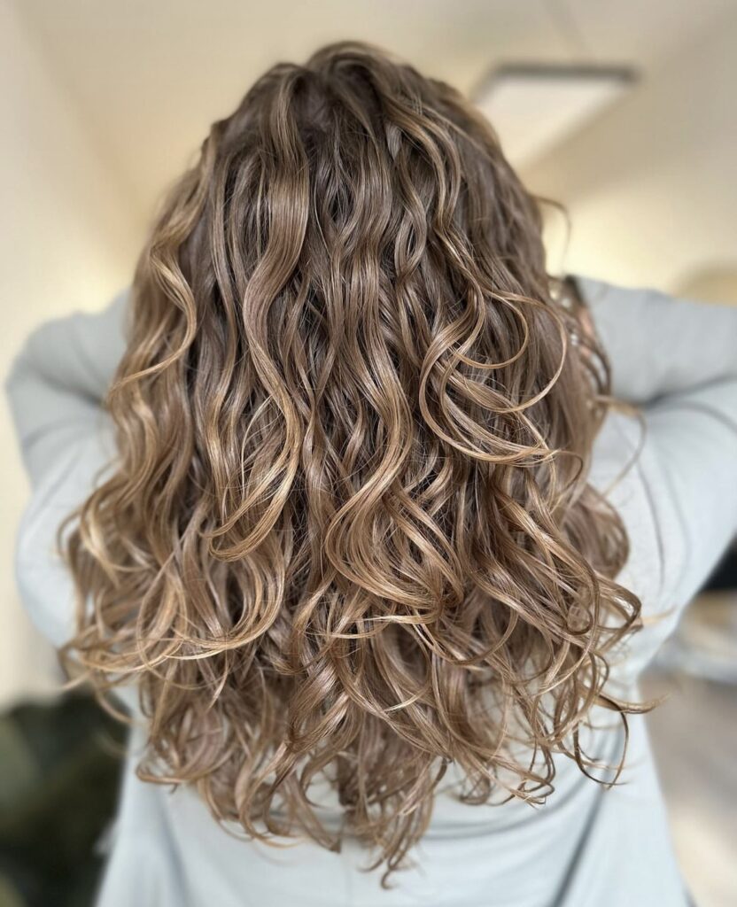 How to Tell if Someone has a Perm or Real Curls