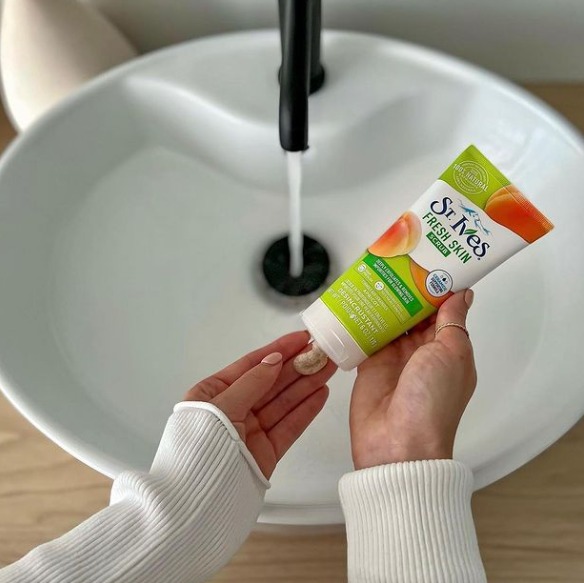 is st ives bad for skin